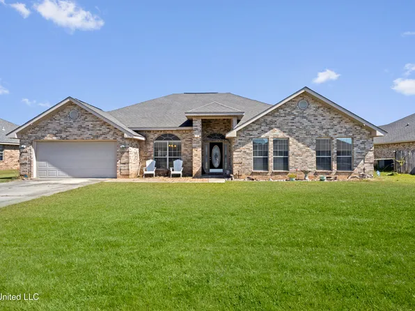 11319 Camelot Estates Dr, Gulfport, MS 39503