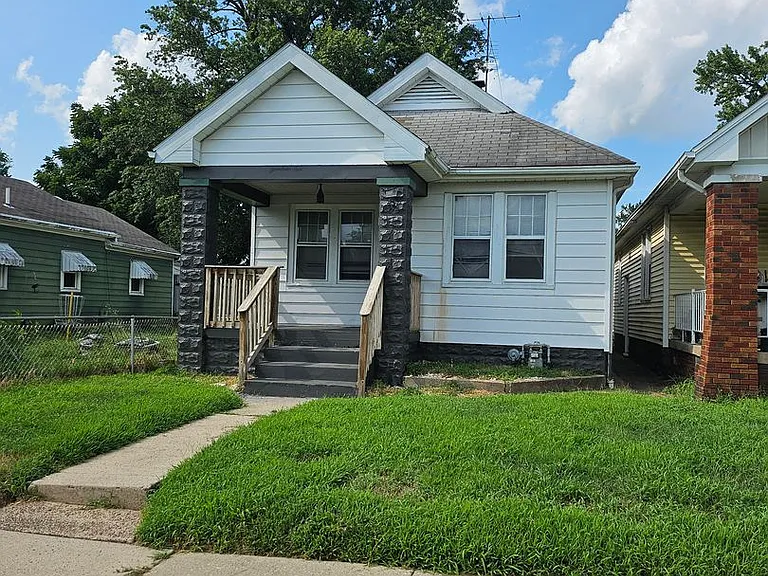 1410 E Indiana St — Photo 1