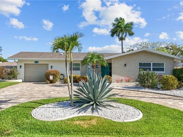 4116 Country Club Blvd, Cape Coral, FL 33904