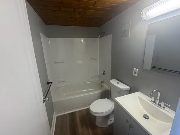 301 Main St #203, Southbridge, MA 01550