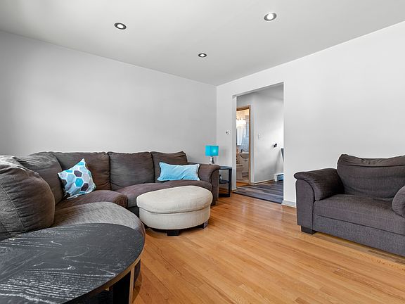 5th image of 7414 N Harlem Ave #5