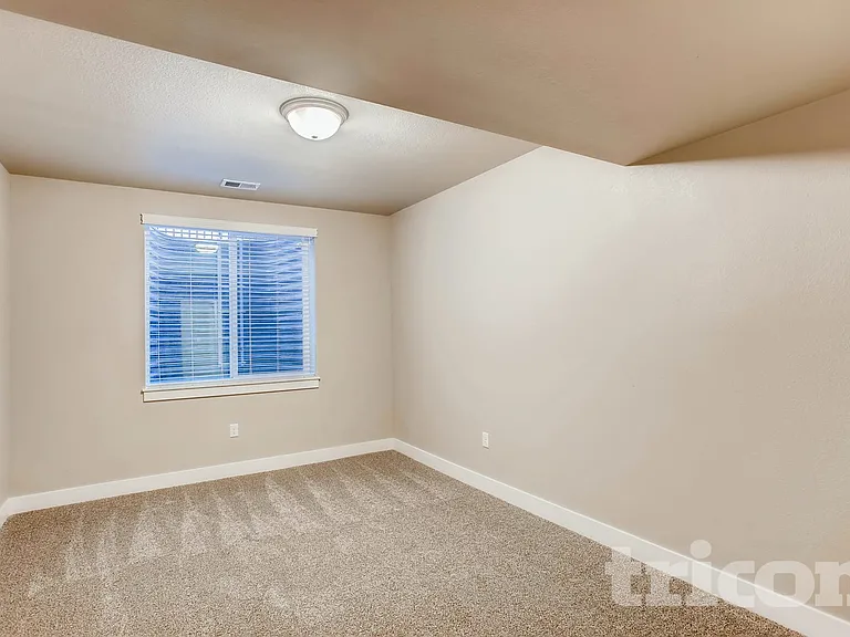 1915 Tidewater Ln — Photo 15