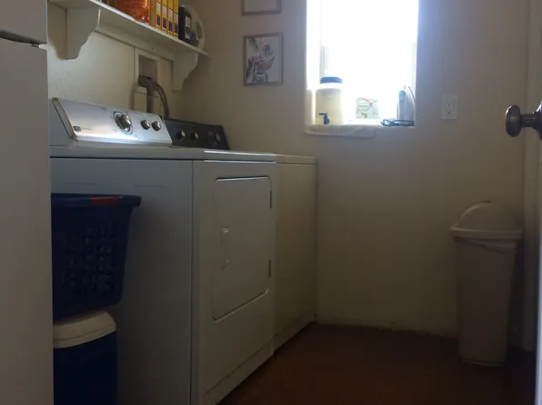 3120 E Clinton Ave, Des Moines, IA 50317