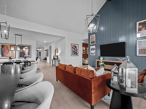 The Caroline - Family Room