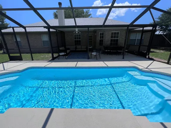 2524 Bluewater Dr, Navarre, FL 32566