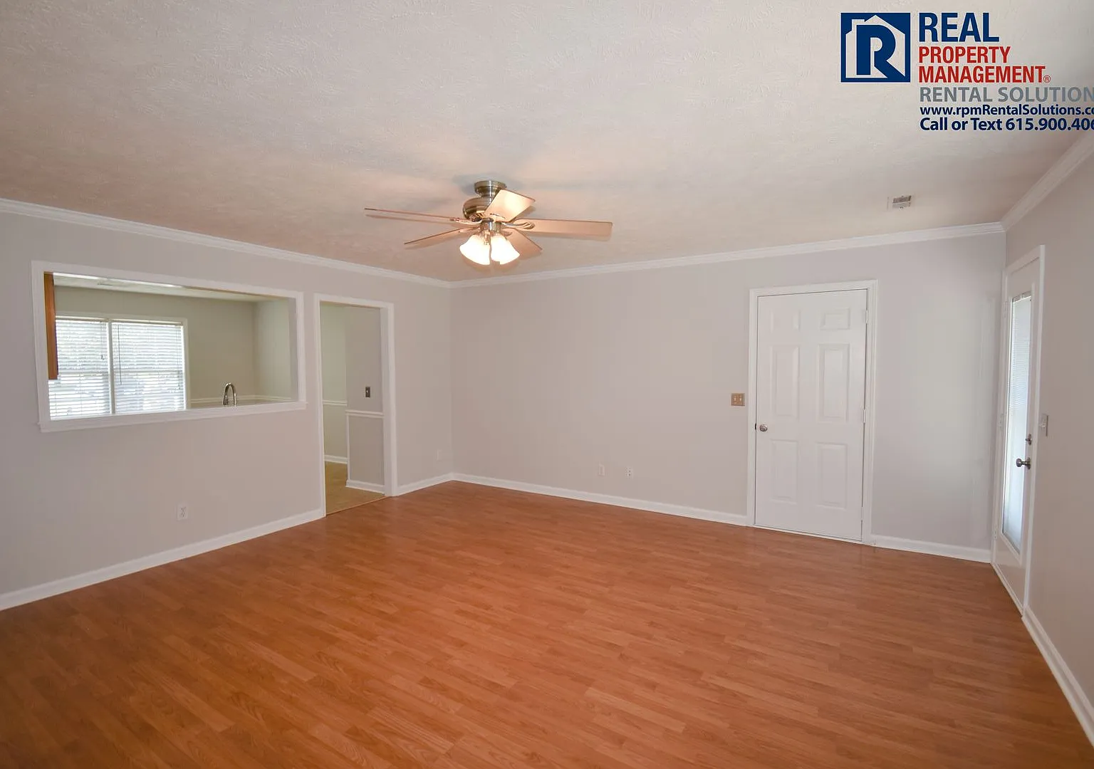 3 bedroom home in GREAT location! Fenced in backyard! — Photo 4