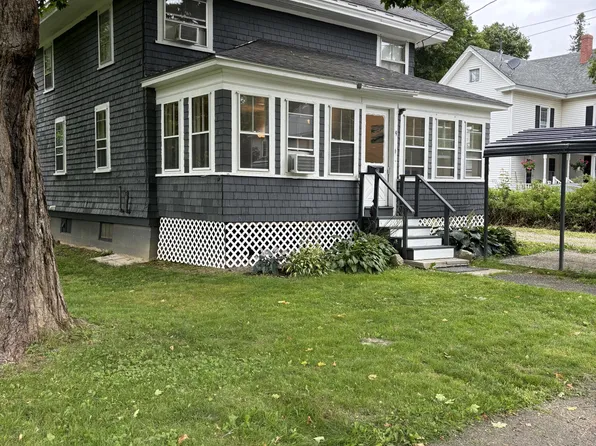 9 Commonwealth Avenue, Houlton, ME 04730