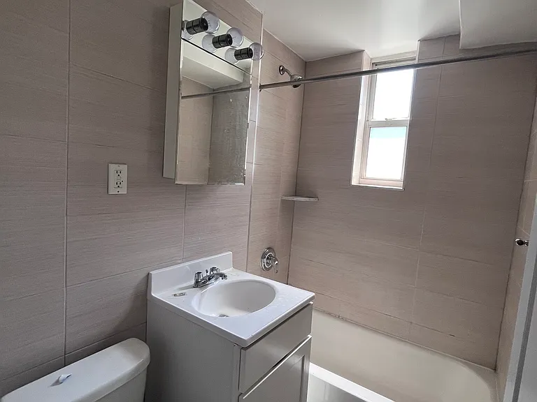 1461 Shore Pkwy #3C — Photo 8