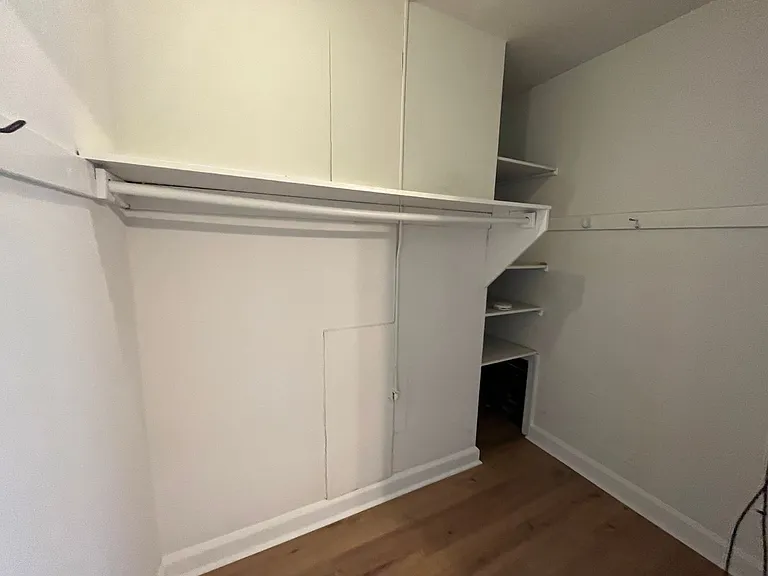 Lower East Side Milwaukee Studio and One bed Apartments- Flexible Lease Terms — Photo 19