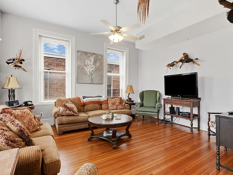 205 E Walnut St #A — Photo 3