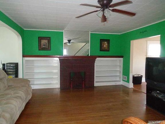 3rd image of 177 W Hazeltine Ave