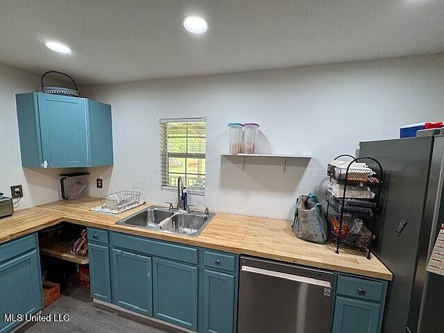 Listing photo 3