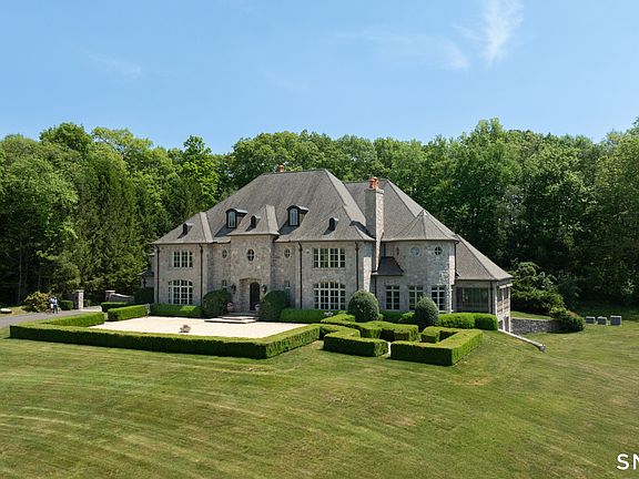 2nd image of 7 Equestrian Ridge Road