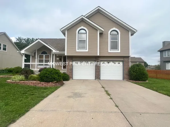 3514 SW Windsong Dr, Lees Summit, MO 64082