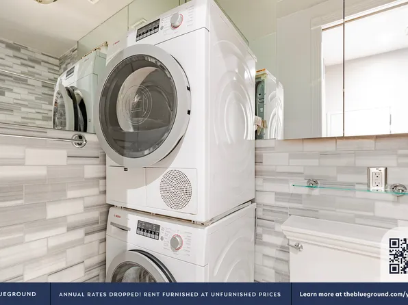 562 Hudson Street image 13 of 18