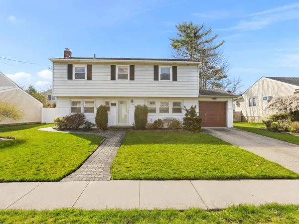 2480 Williams Court, Bellmore, NY 11710