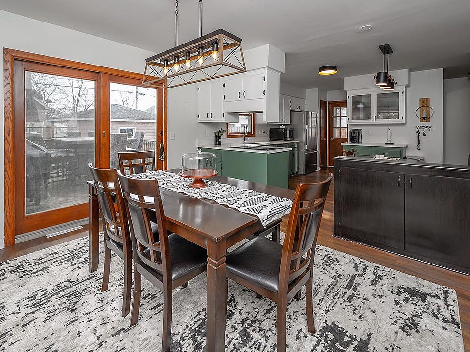 1st image of 207 Douglass AVENUE