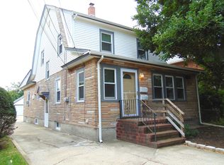 12 Adelaide St, Floral Park, NY 11001