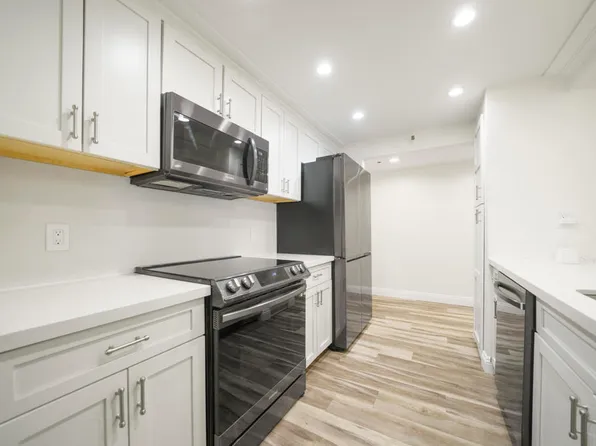600 W 9th St APT 305, Los Angeles, CA 90015