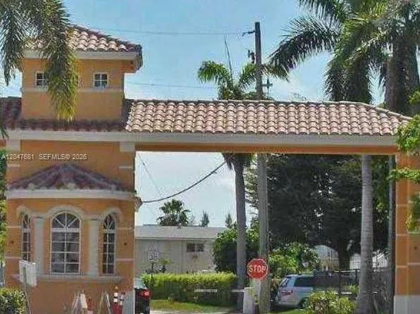 600 Layne Blvd APT 115, Hallandale, FL 33009