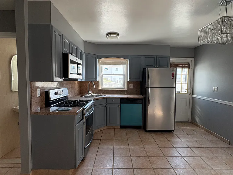 327 Chesterton Ave — Photo 5
