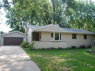1017 Veronica Ln, De Pere, WI 54115