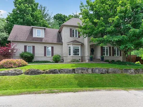4 Valley Ridge Ln, Hamilton, ON L8N 2Z7