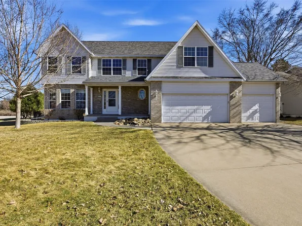 7814 Westbury Dr NE, Cedar Rapids, IA 52402