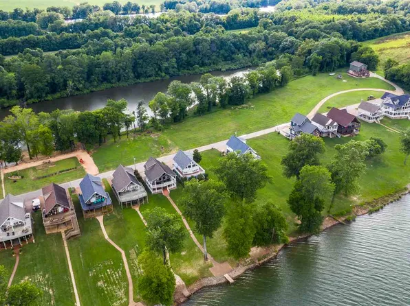 1146 Miracle Rd, Decaturville, TN 38329
