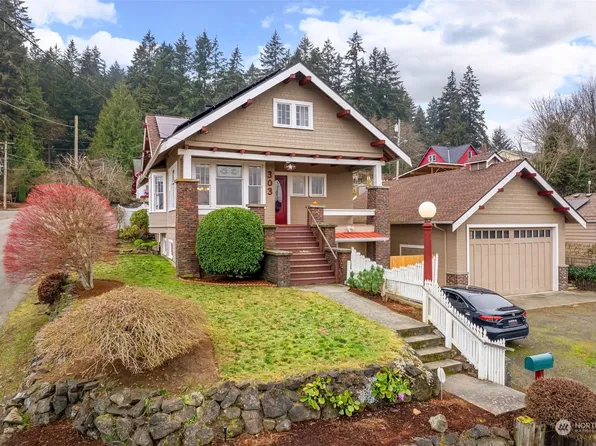 303 N Cambrian Avenue, Bremerton, WA 98312