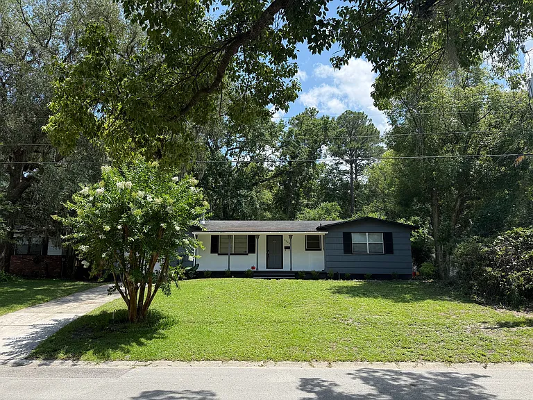 5044 Oakside Dr — Photo 3