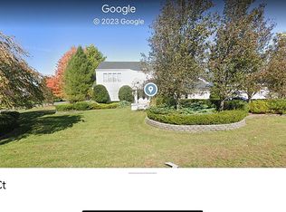 5 Gotham Ct, Mount Sinai, NY 11766