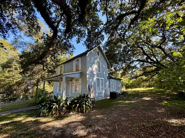 118 N 9th St, Kinder, LA 70648