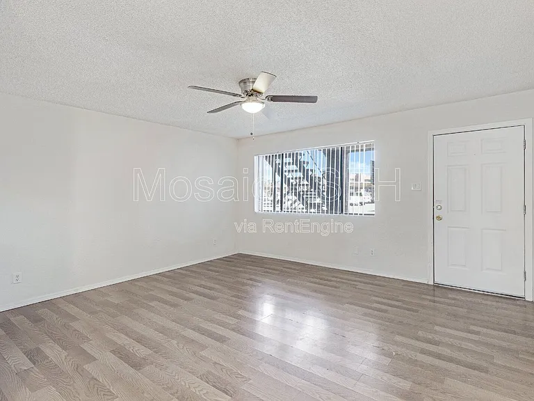 3810 N Maryvale Pkwy #1050 — Photo 2