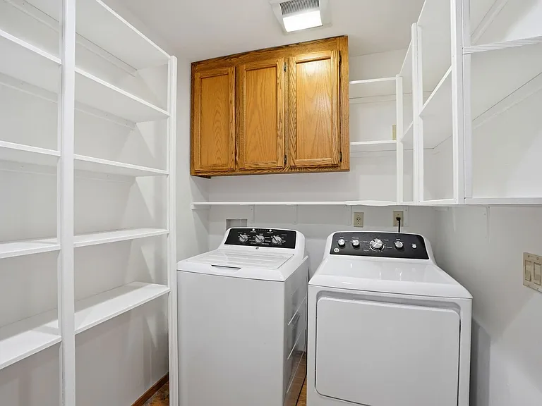 2561 Rolling Hills Ct — Photo 36