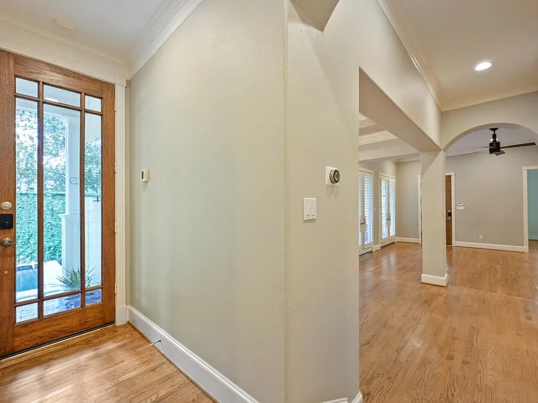 2390 W 8th St — Photo 9