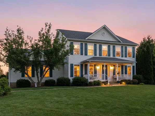 419 Wyndham Hill Dr, Fishersville, VA 22939