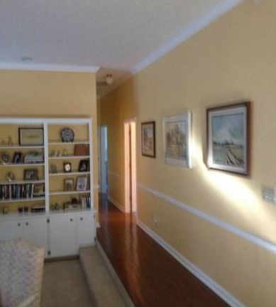 Wonderful Gallery Hall