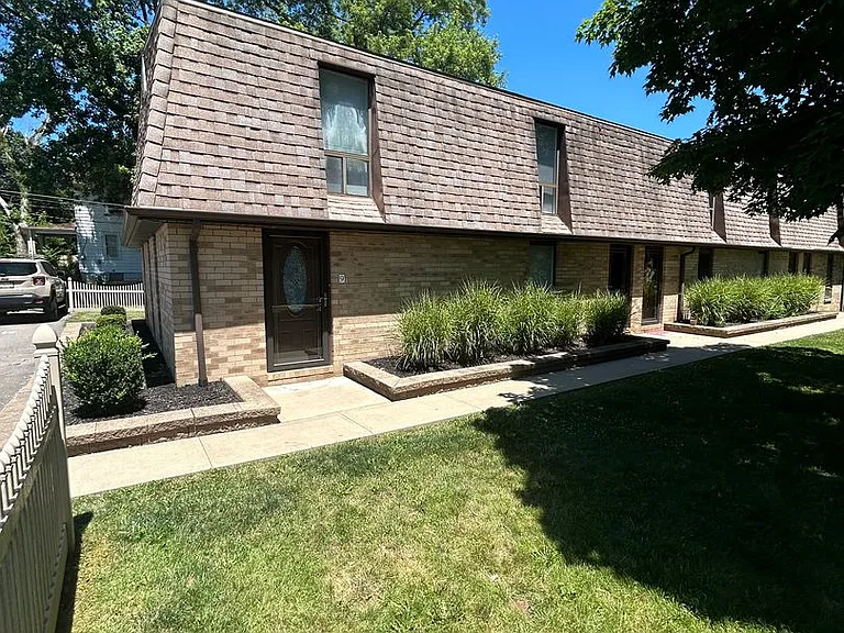 1670 Brodhead Rd #9 — Photo 2