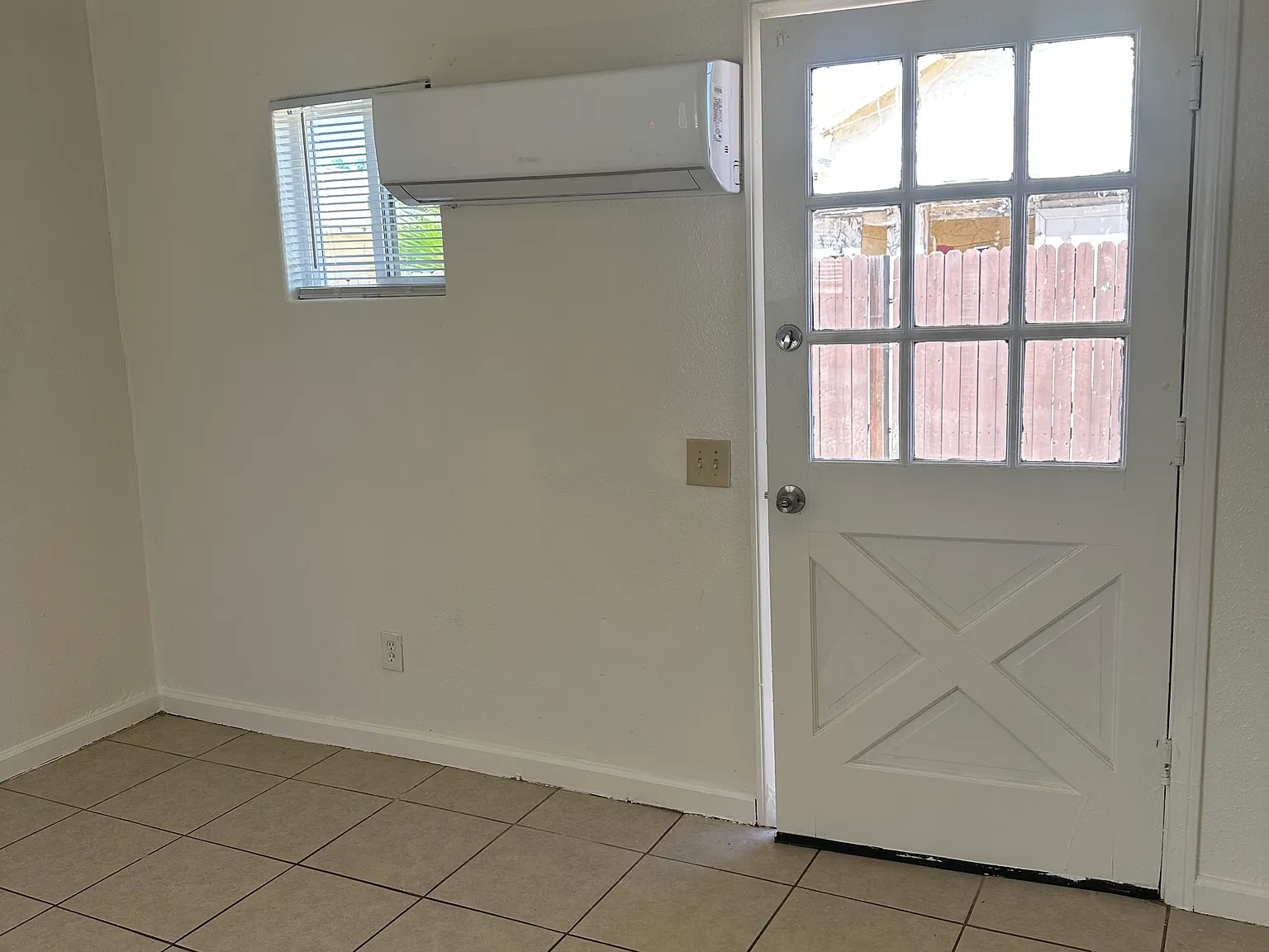 1 bed, 700 sqft, $1,350 — Photo 2