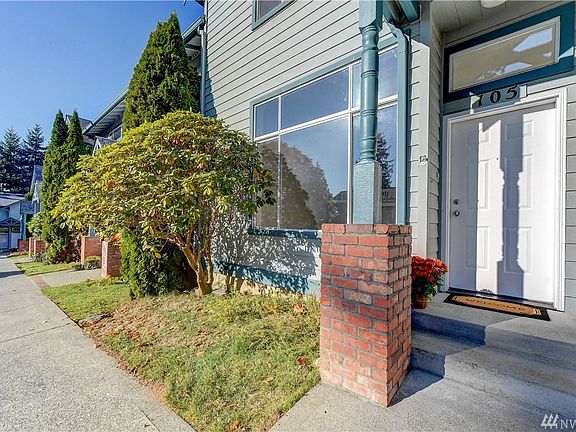 Covered entry with parking right out front.