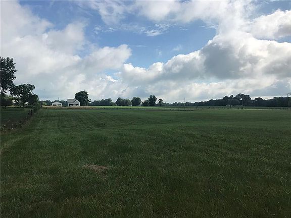 4th image of 5900 E County Road 300 S