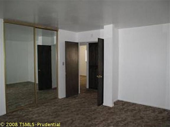 4th image of 3510 Deer Ln
