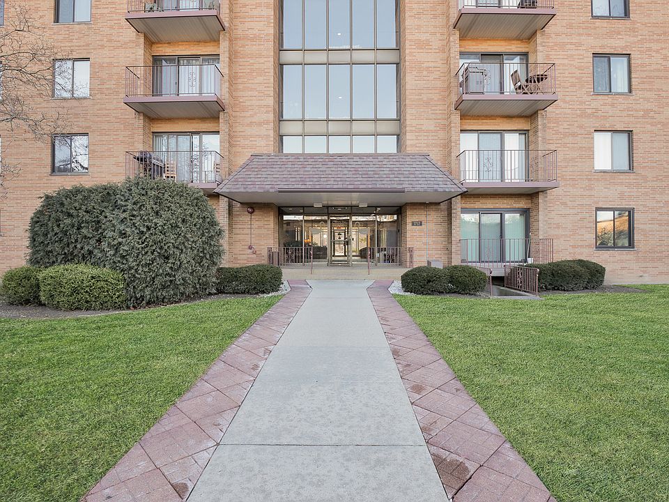 1717 W Crystal Ln Mount Prospect IL Zillow