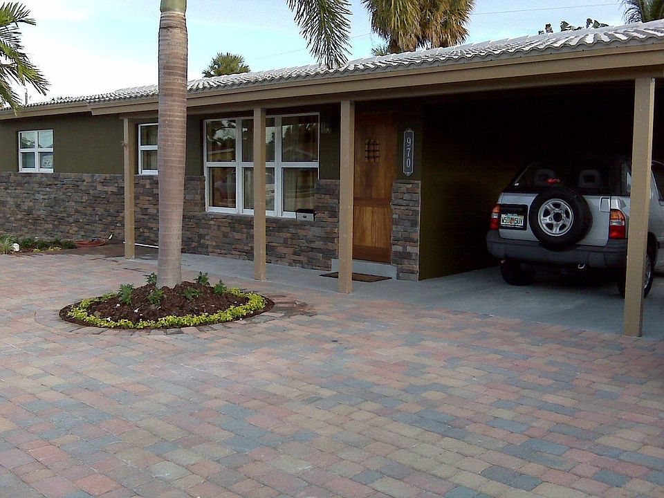 2nd image of 970 W Camino Real