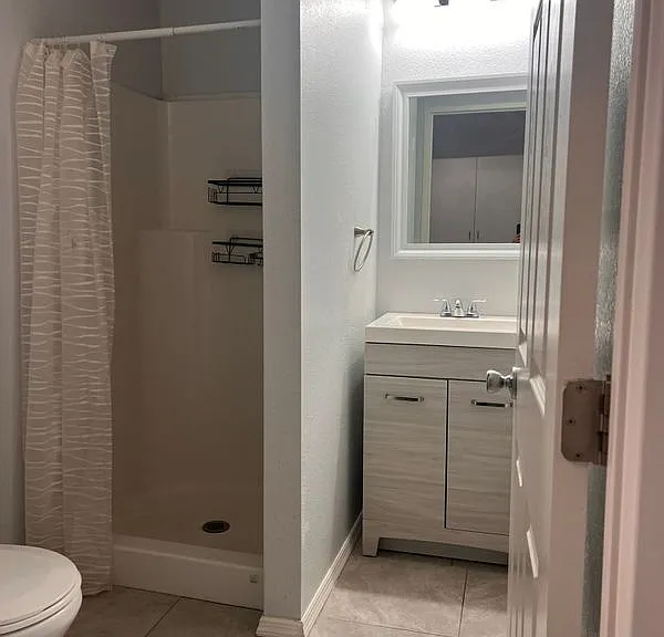 948 Martinique Dr — Photo 6