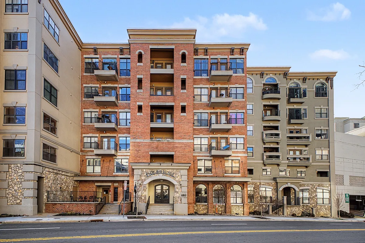 Building Photo - 1803 Broadway #612