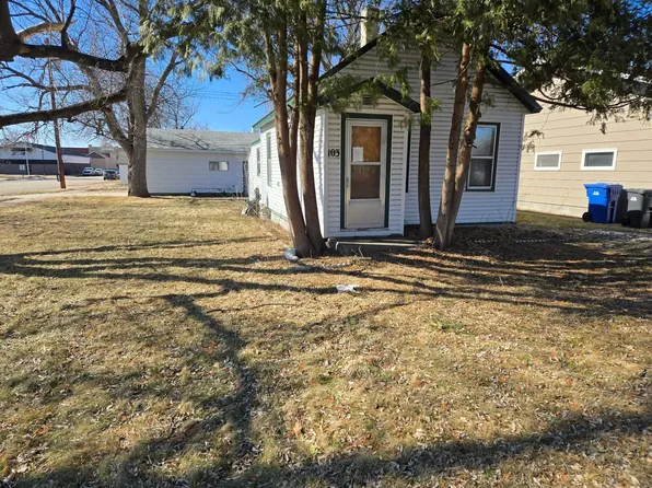 103 3rd St NE, Barnesville, MN 56514
