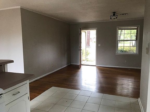 2nd image of 1414 Belleville Ave
