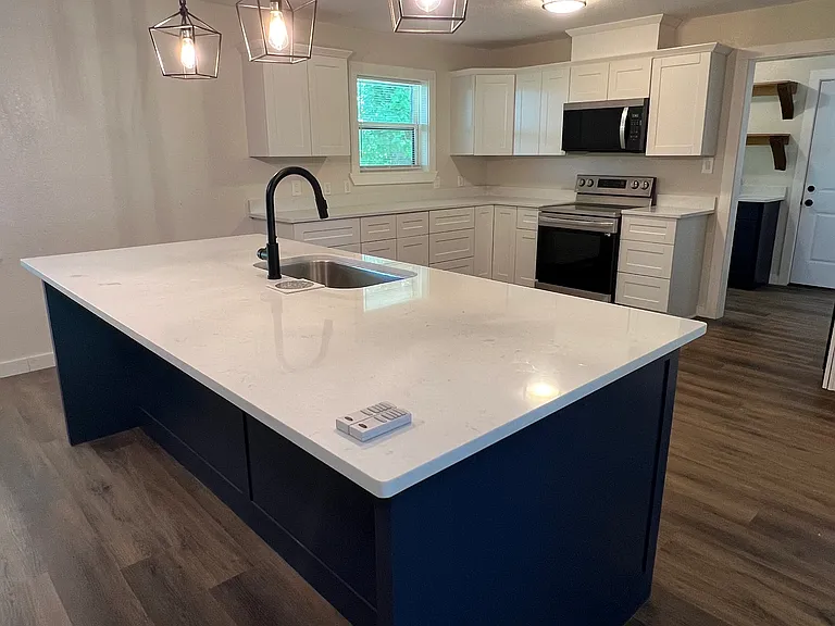 14784 FM 121 — Photo 31